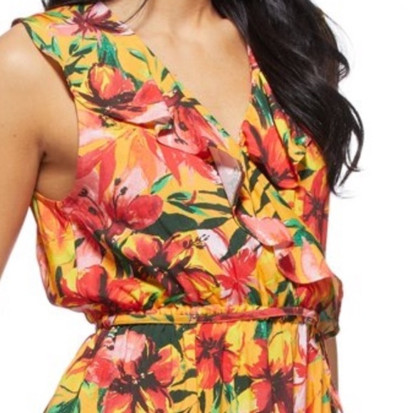 NWT Sofia Vergara wrap Ruffle Top 5x - Picture 2 of 6